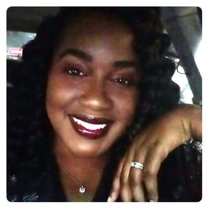 Meet your Posher, Carletta